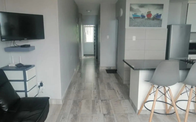 DURBAN BEACHFRONT - Tenbury 903