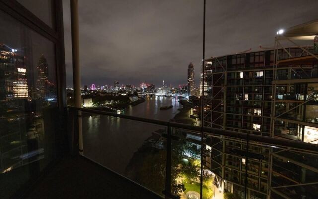 River Side View Luxury Penthouse Apartment
