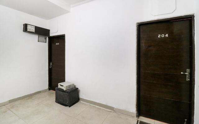 OYO 76727 Galaxy Inn
