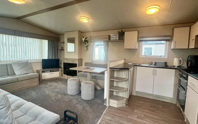 Immaculate 3-bed Static Caravan in Skegness