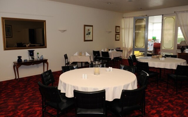 The Peninsula Motor Inn