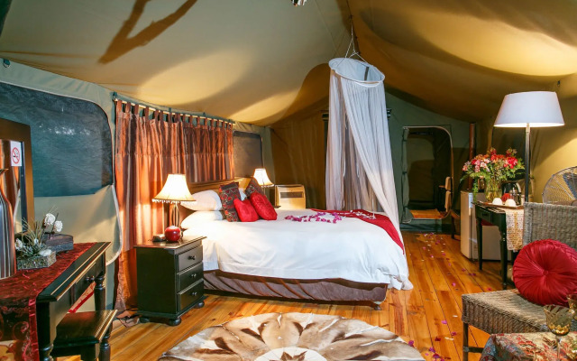 Chandelier Game Lodge