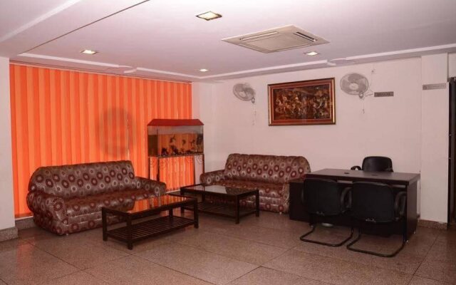 OYO 2007 Hotel Monarch Inn