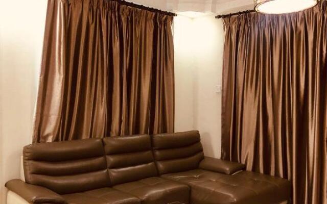 3 Rooms Apt @ Crown Imperial Court