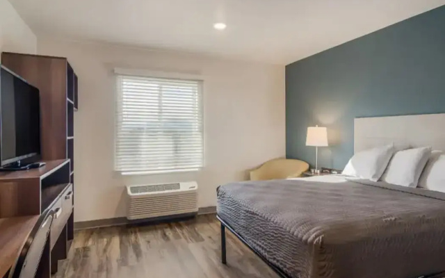 Woodspring Suites Downers Grove - Chicago