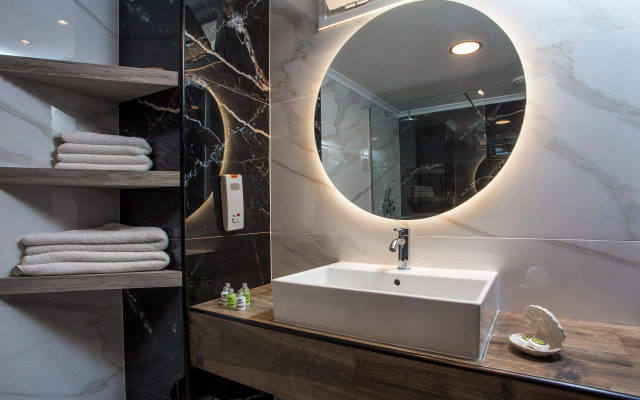 Lindos White Hotel & Suites
