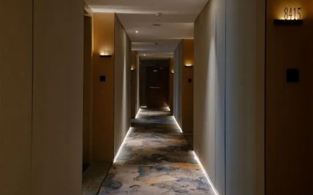 Starway Hotel (Xinyang Nanwan Lake Normal University Branch)