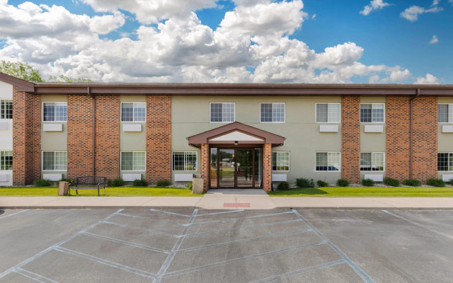 Quality Inn Chesterton near Indiana Dunes National Park I-94