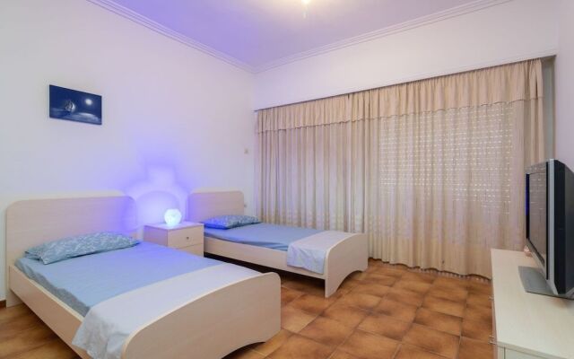 Natasas Apartments