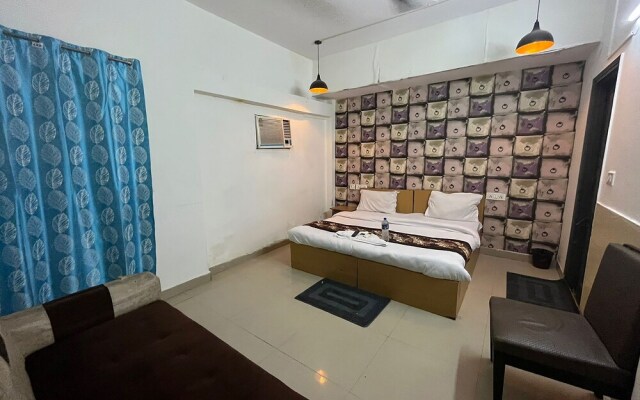 Roomshala 116 Krishna Villa
