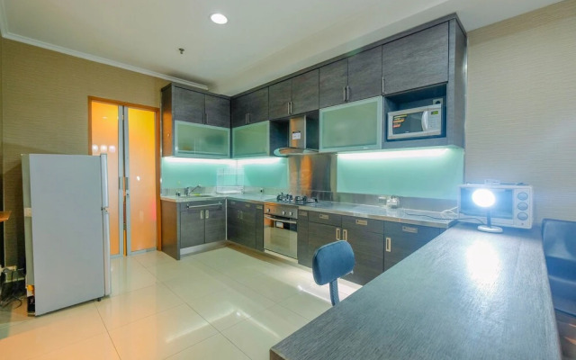 Premium 3BR Hampton's Park Apartment By Travelio