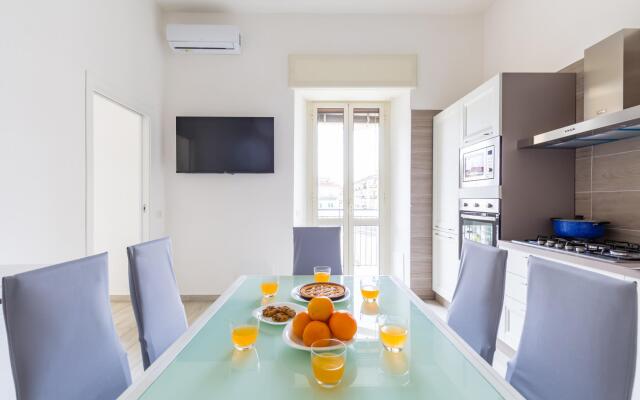 Chiara Modern Apartment by Wonderful Italy