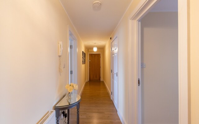 2-bedroom Penthouse, Clockhouse, Hoddesdon