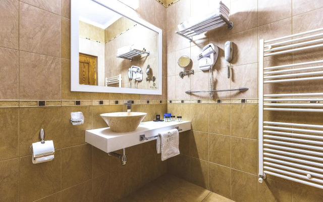 Hotel Athos Rmt