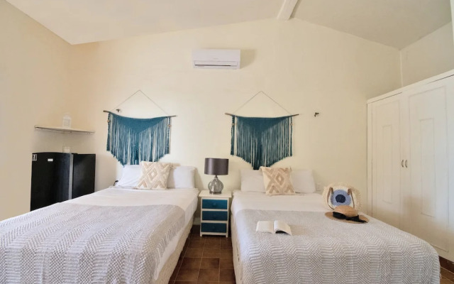 Arena y Mar Beachfront House, El Cuyo by The Spot Rentals