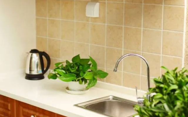 Yiyi Sentiment Apartment Hotel