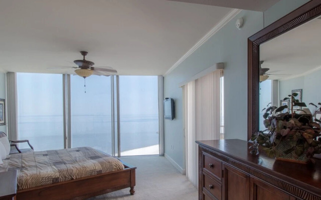 Sea Breeze 1007 Penthouse