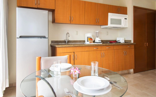 Plaza Pelicanos Grand Beach Resort - All Inclusive