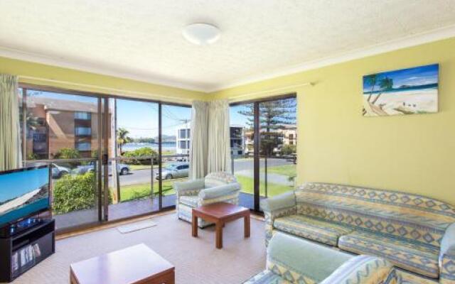 Champagne Court 1 With Water Views