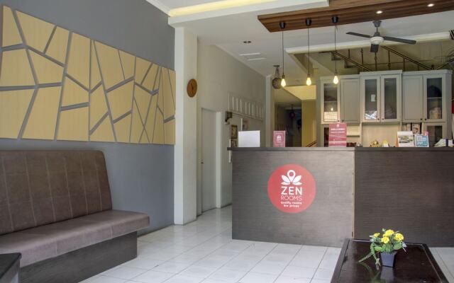ZEN Rooms Basic Near Pasar Baru