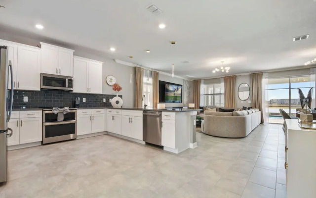 Storey Lake 10br Lakeview Home Pool/spa Game Room