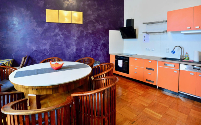 Stylish, Cosy & Central "Self-Check-In" Apartment