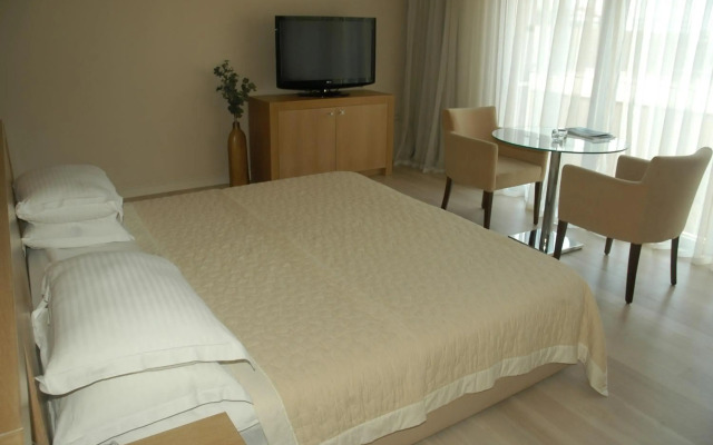 LVZZ Hotel - Boutique Class