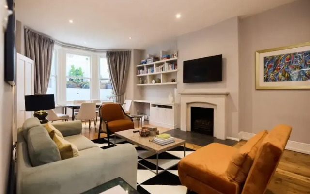 The West Kensington Hideout - Cozy 2bdr Flat With Garden