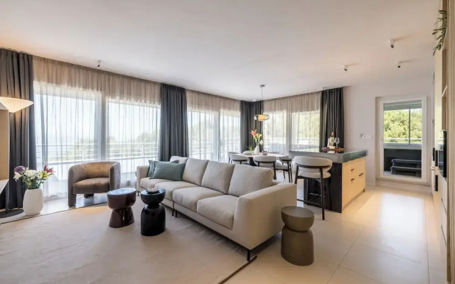 Beachfront Penthouse Residence