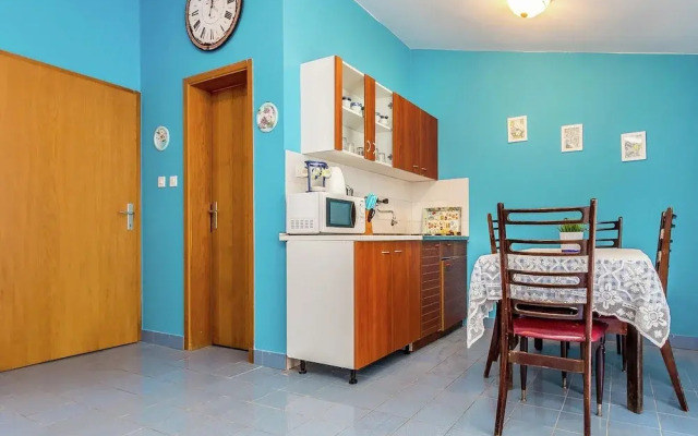 Apartment in Private House With Shared Pool