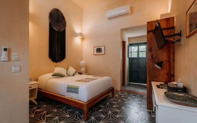 Waye Valladolid Centro – Sustainable, Authentic Experiences & Pet Friendly Boutique Hotel