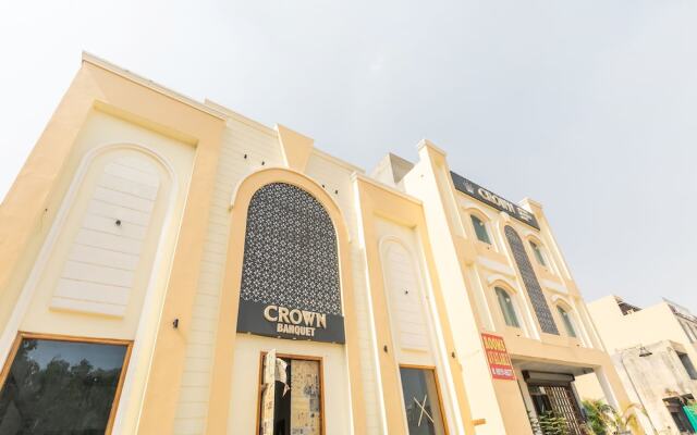 Hotel Crown by OYO Rooms