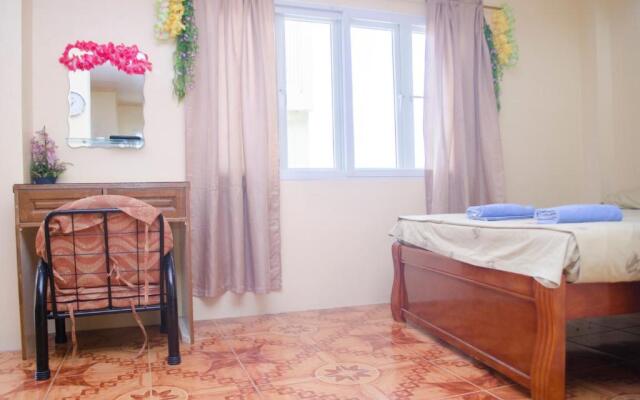 Julz Tropical Apartments