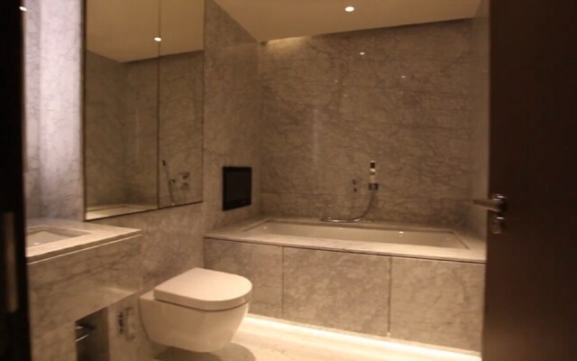 Luxurious Three Bedroom Flat in Chelsea Creek