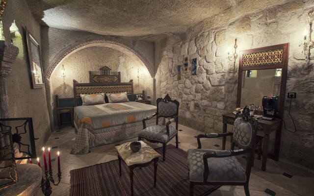 Elika Cave Suites