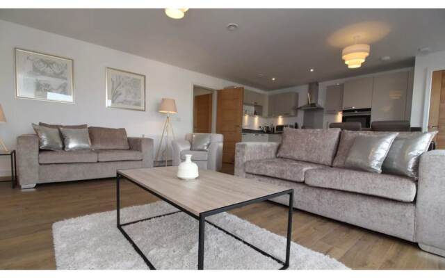 Luxurious, New Flat for 6 Near Arthur's Seat