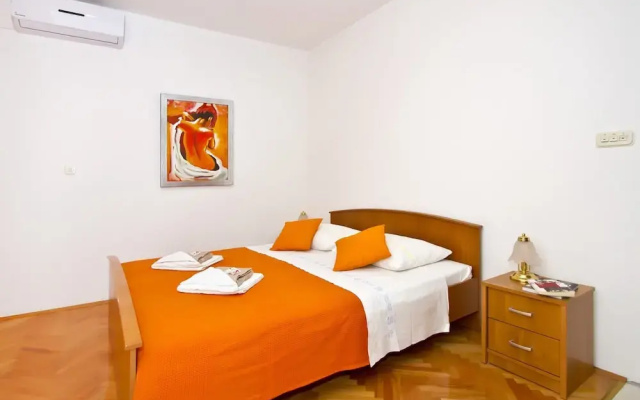 Apartment Topic near Beach