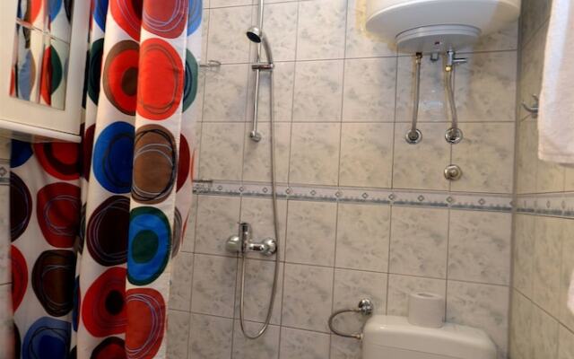 Apartments and Rooms Mladen