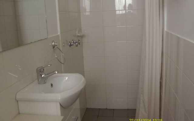 Travellers Rest Motel