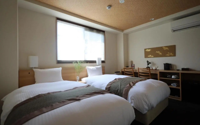 Xcellent Hotel