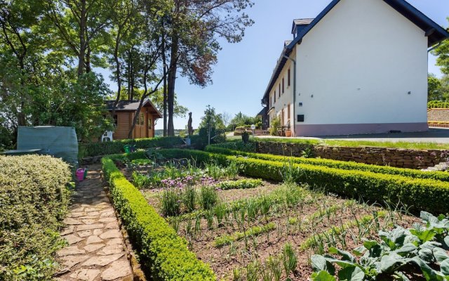 Amazing Holiday Home in Plütscheid with Garden