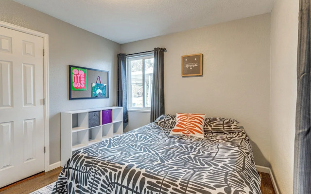 5 Mi to Dtwn Denver: Pet-friendly Home w/ Yard