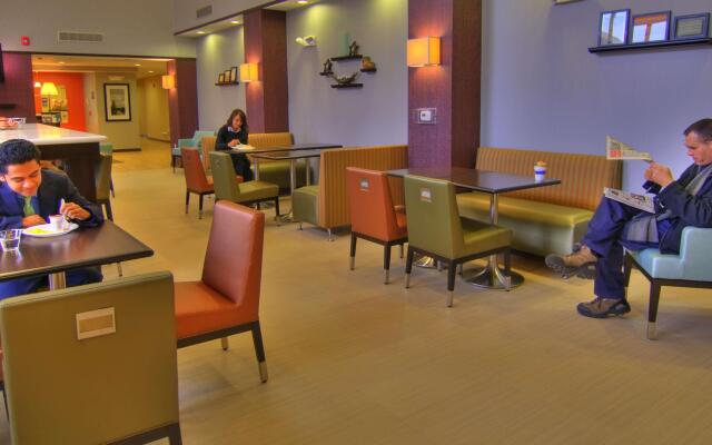 Hampton Inn & Suites Parsippany/North