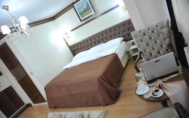 Gloria Tibi Hotel