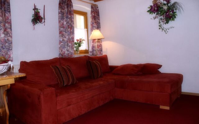 Cozy Apartment with Roof Terrace