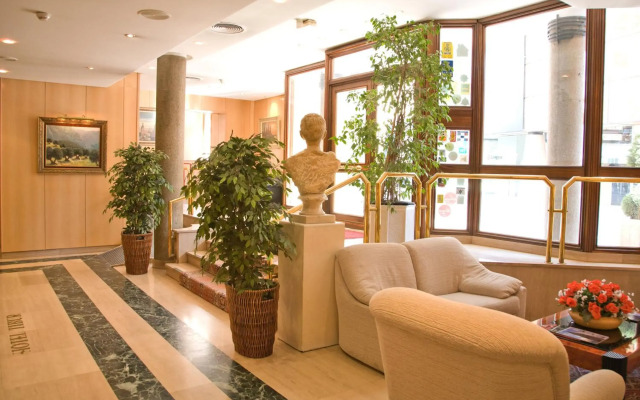 Tibur Hotel