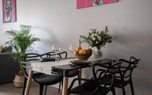 oompH Warsaw Central Luxurious Apartment