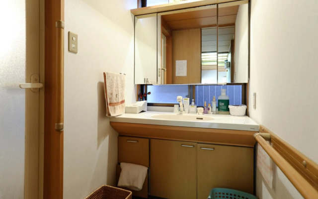 Konuka Yakushi Temple House