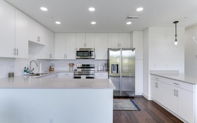 All-New, Waterfront Condo in Downtown Sarasota!