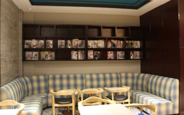 Poshtel (Canton Tower Consulate)